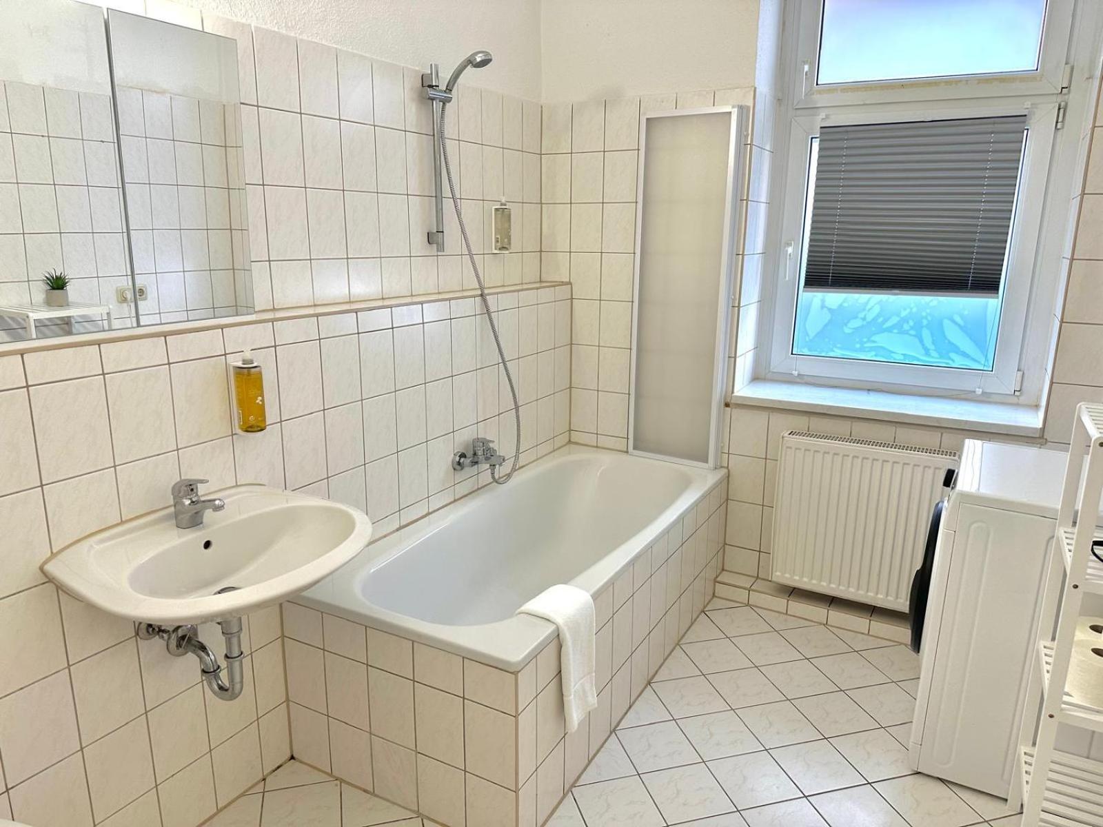 Raha Apartments - Grosses 3 Z-Apartment - Erdgeschoss - Domplatz - Vollausstattung Erfurt Esterno foto
